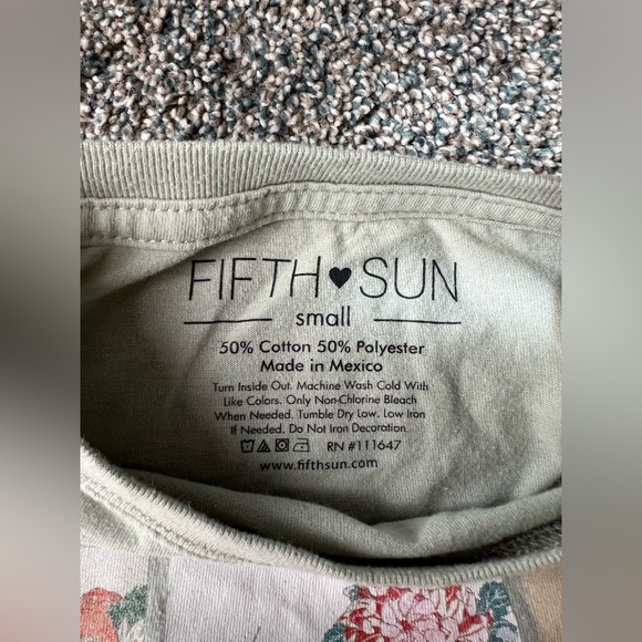 Floral shirt - Picture 3 of 3